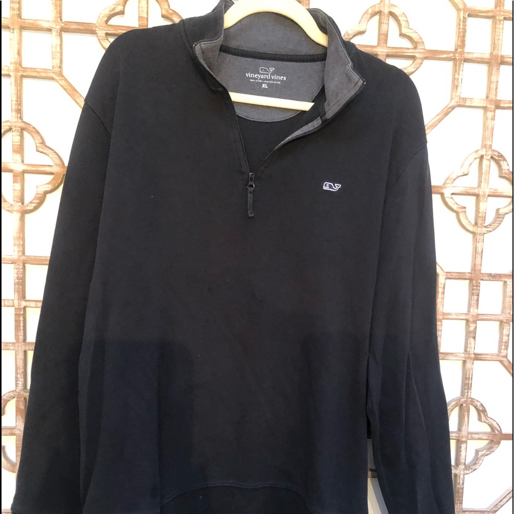 Vineyard Vine Crew neck